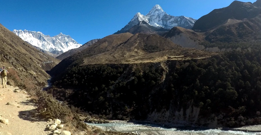 Dudh Koshi River and Mt. Amadablam on the way to Dingboche