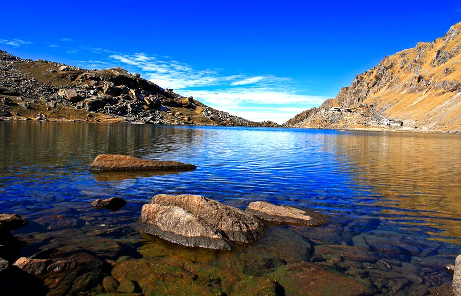 Gosaikunda lake
