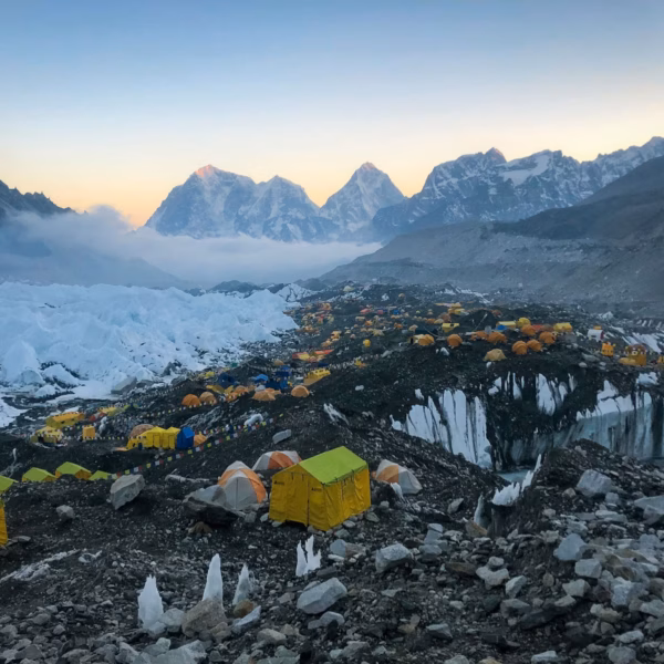 everest basecamp life er camp