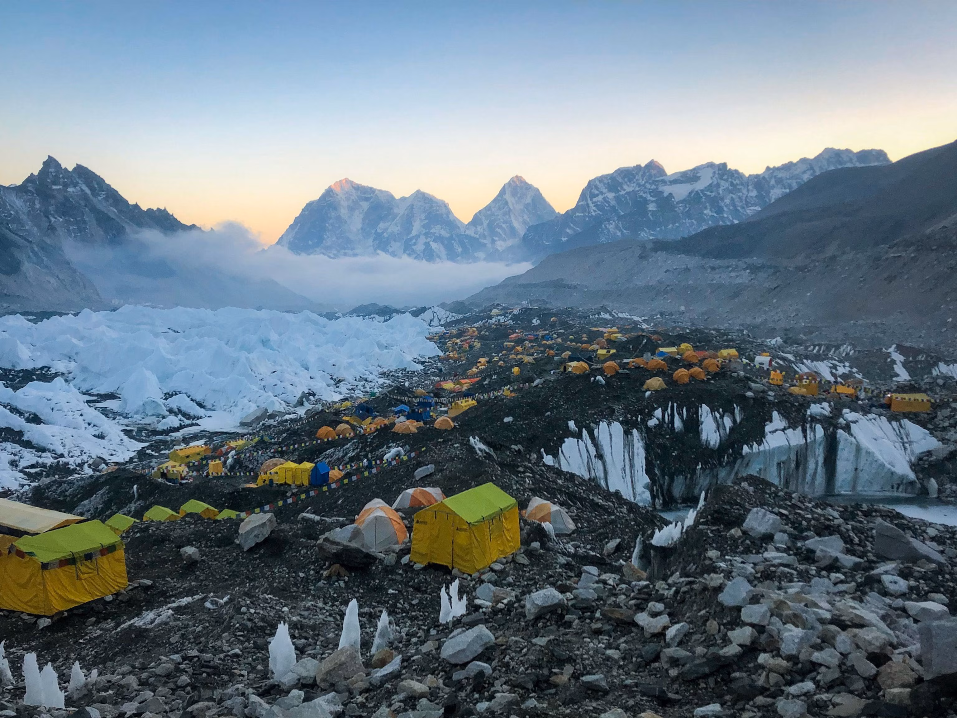 everest basecamp life er camp