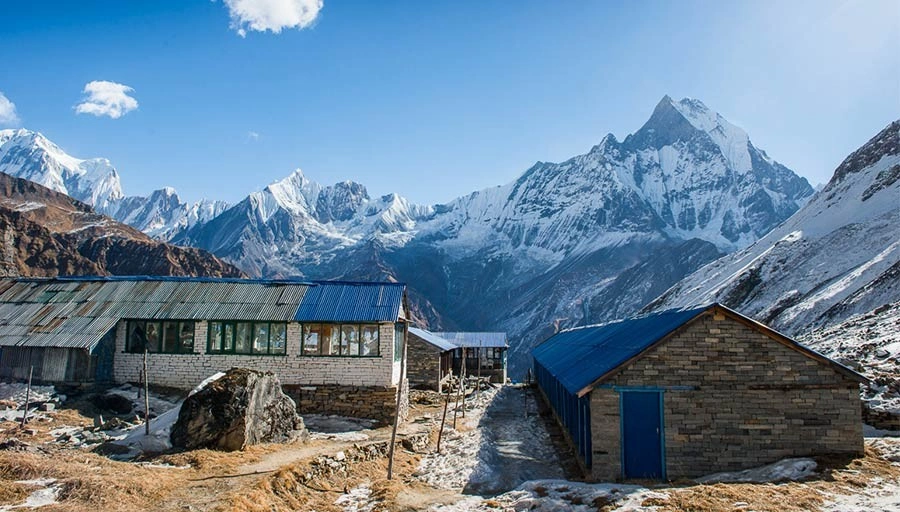houses under mountains