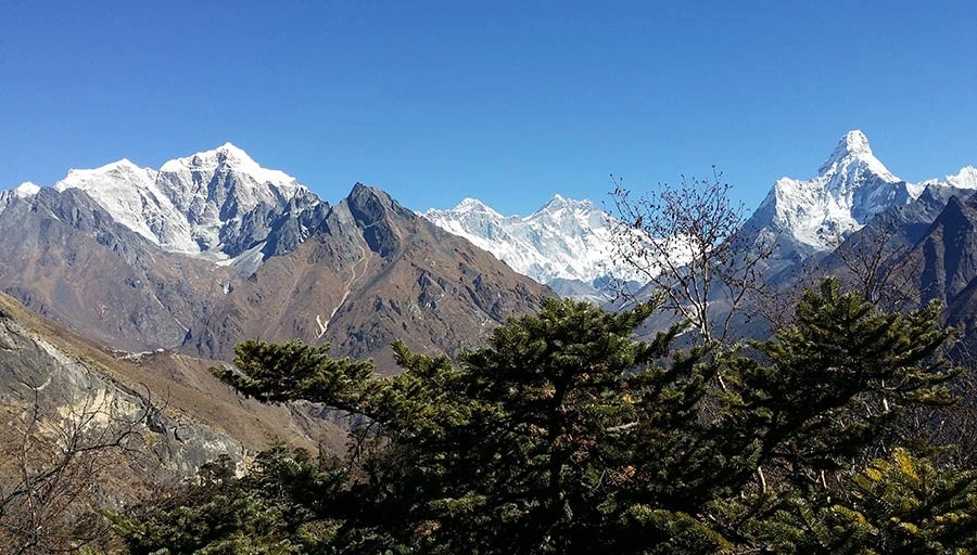 Everest-Amadablam-Panaroma-tengboche