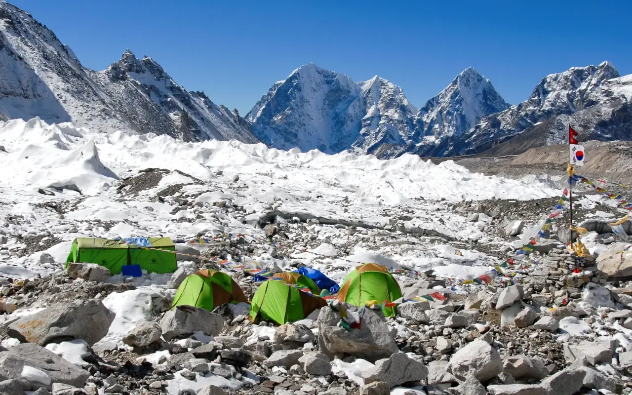 How Hard Is It To Climb Everest? 1 How Hard Is It To Climb Everest