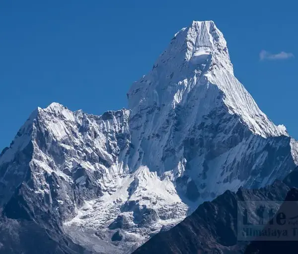 Amadablam-Mountain