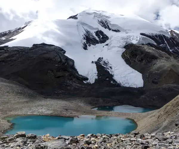 Snow-capped-mountain-and-mountains-lakes-in-thorong-la-pass