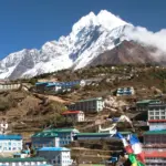 Vista de Namche Bazar y el monte Thamserku