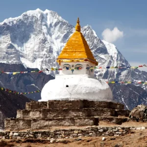 Stupa-dekat-desa-dingboche-