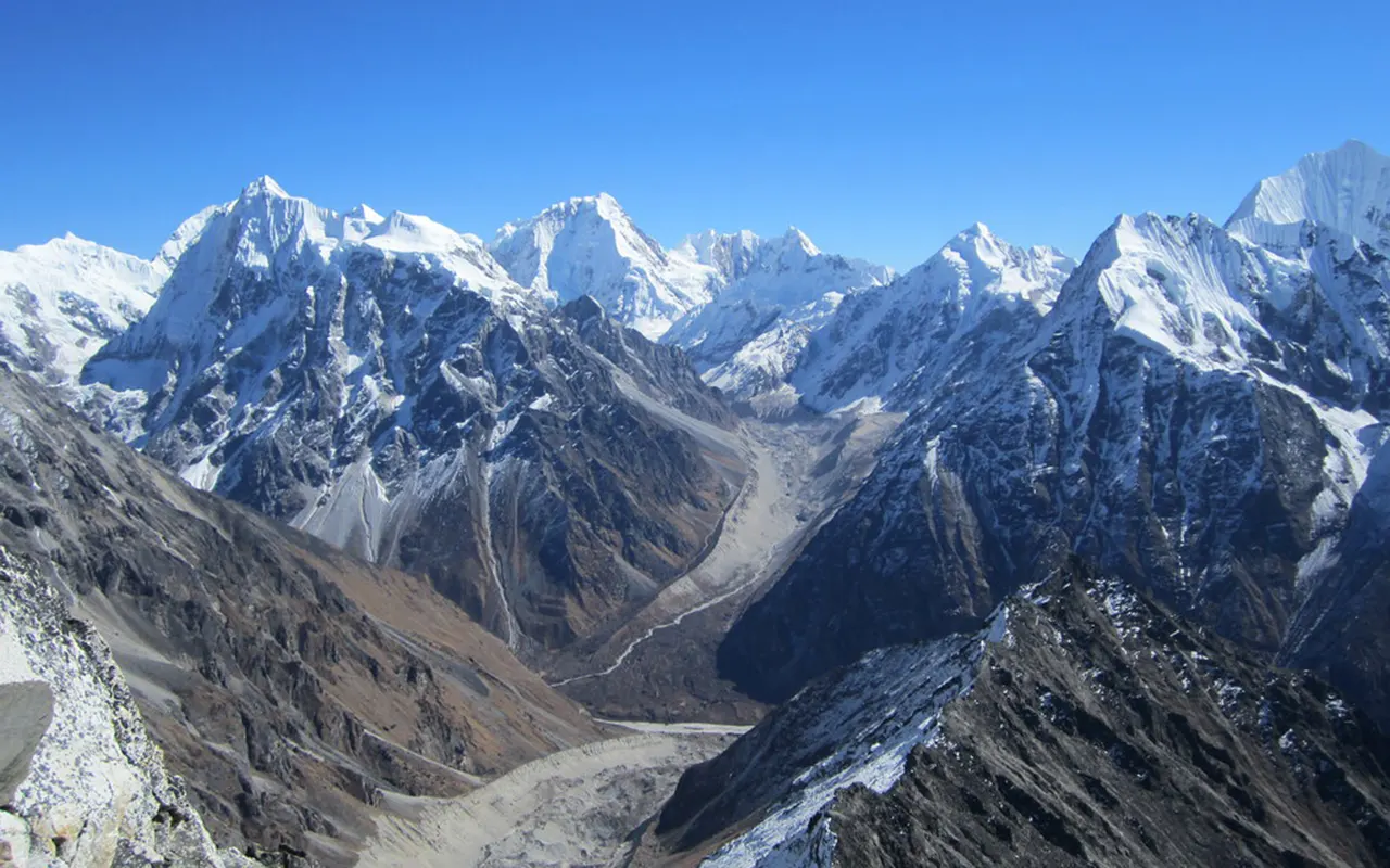 Easiest Mountain to Climb in Nepal: A Beginner’s Complete Guide 3 Yala Peak