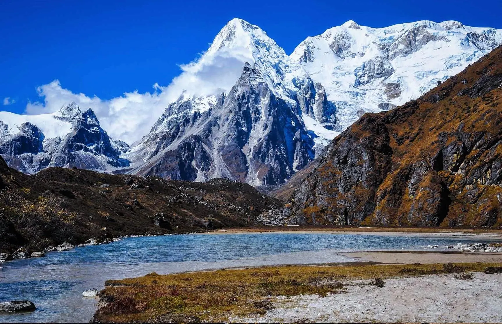 gunung geulis tur situ di jalan kanchannjunga