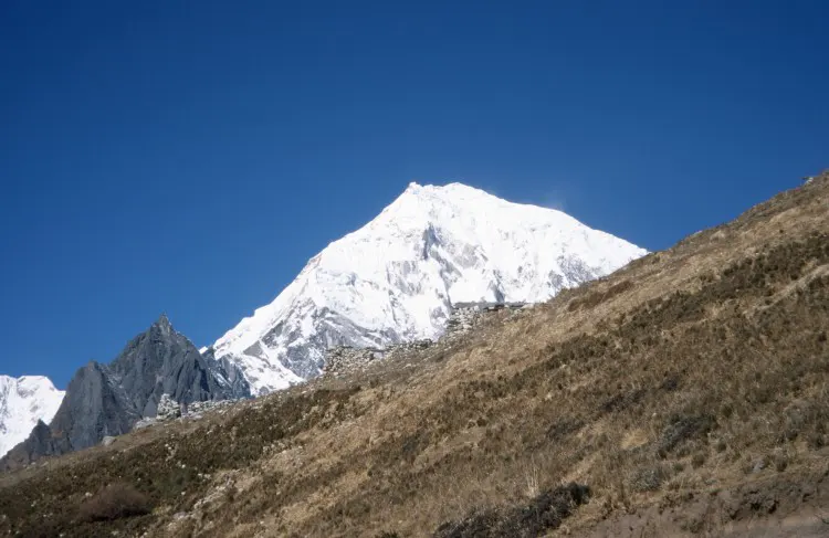 langtang-tamang-heritage-gosaikunda-circuit-trekking