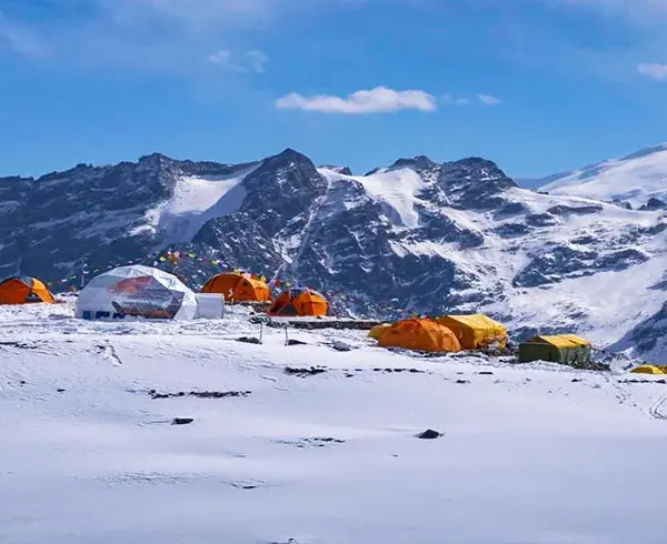 putha-Himchuli-basecamp