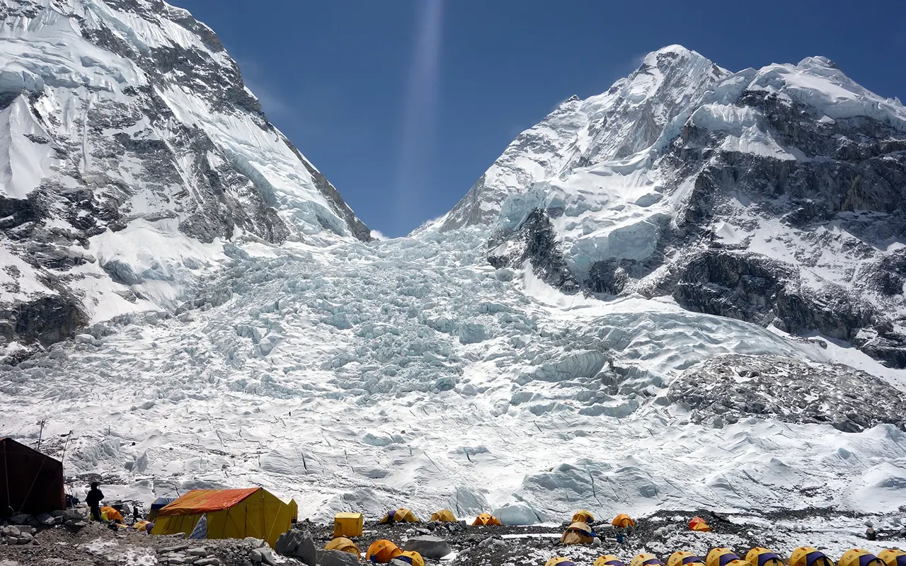 Everest Base Camp Trek Flora and Fauna Guide: Wildlife, Birds, Flowers, Sherpa Culture & Monasteries Along the Trail 1 Everest Base Camp Trail Wildlife