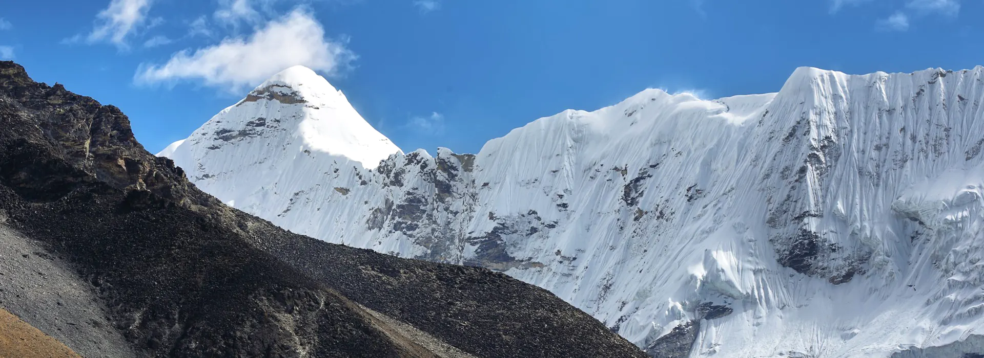Fonosana fiakarana 5500m-6500m 16 Fijery ny tampon'ny nosy avy any Chukhung