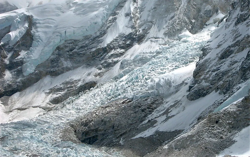 Khumbu Icefall: Everything You Need to Know Before Climbing Everest 4 Khumbu Icefall