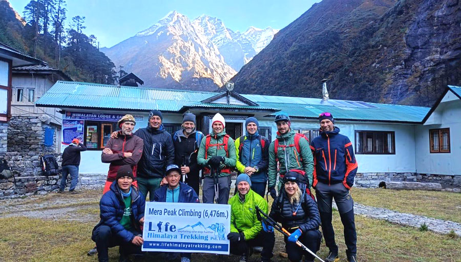 Best Easy 6000m Peaks in Nepal – Mera Peak Climbing